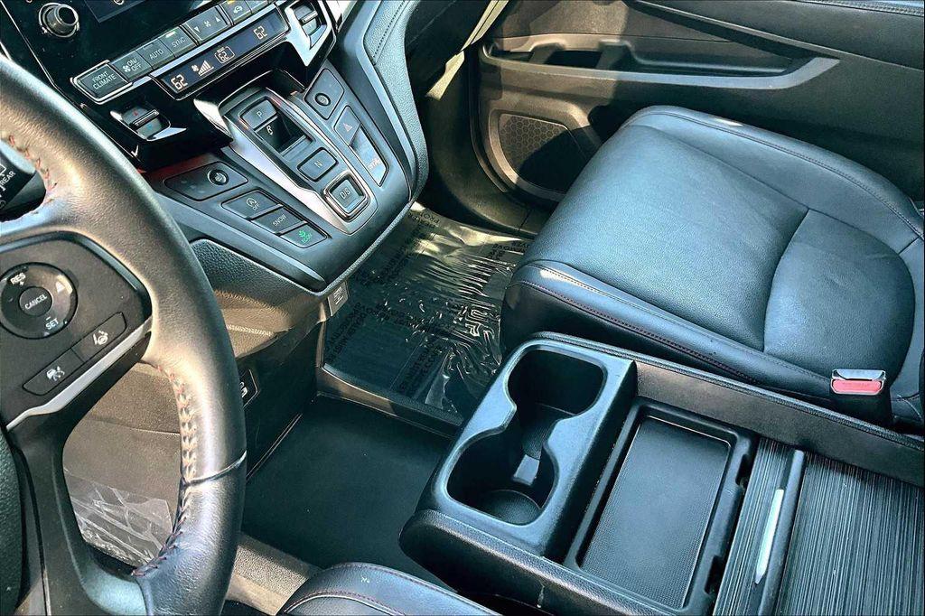 used 2023 Honda Odyssey car, priced at $35,213
