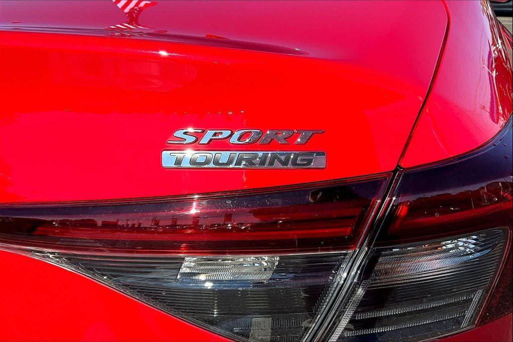 used 2025 Honda Civic Hybrid car, priced at $30,886