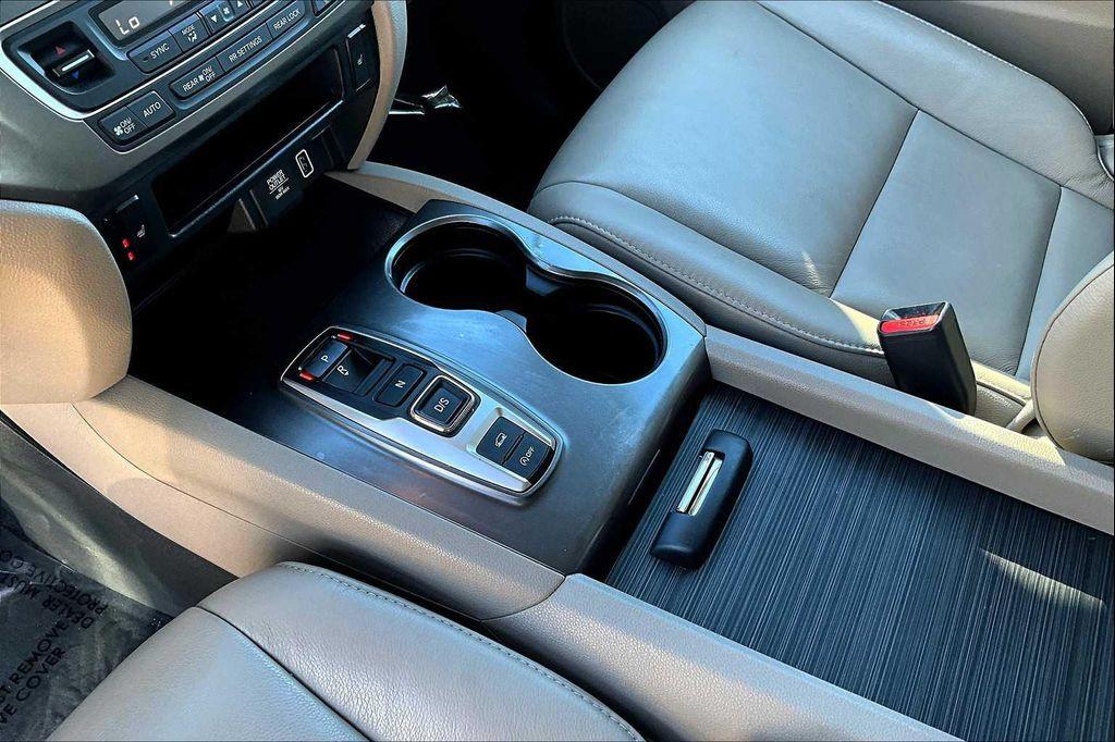 used 2022 Honda Pilot car, priced at $27,787