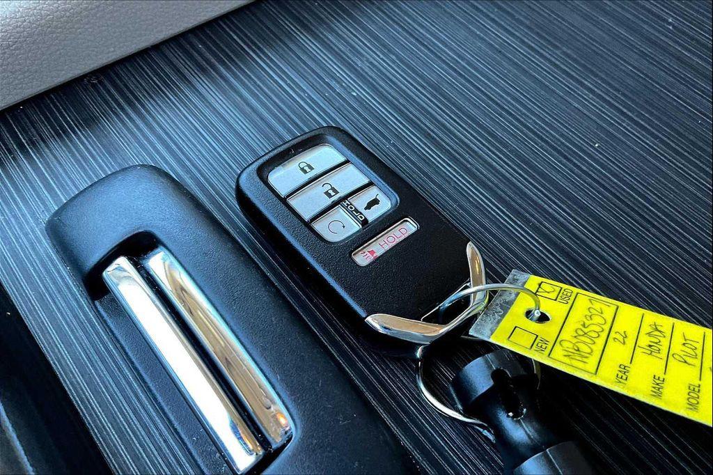 used 2022 Honda Pilot car, priced at $27,787