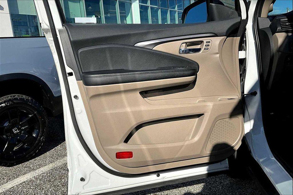 used 2022 Honda Pilot car, priced at $27,787