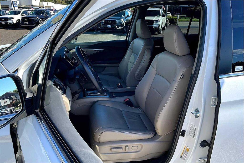 used 2022 Honda Pilot car, priced at $27,787