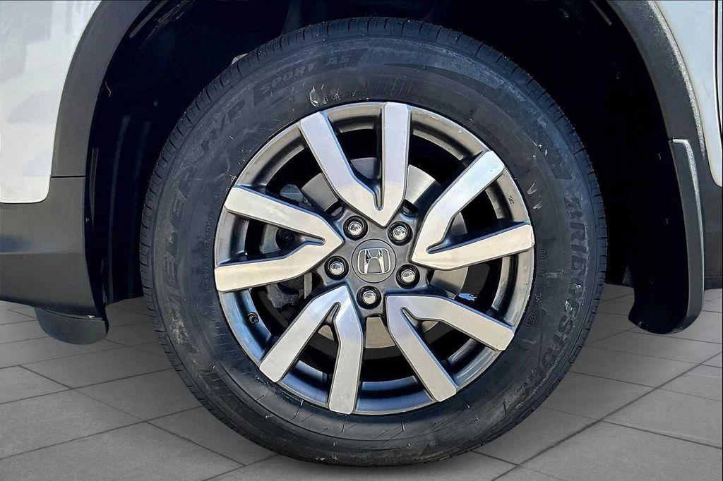 used 2022 Honda Pilot car, priced at $27,787