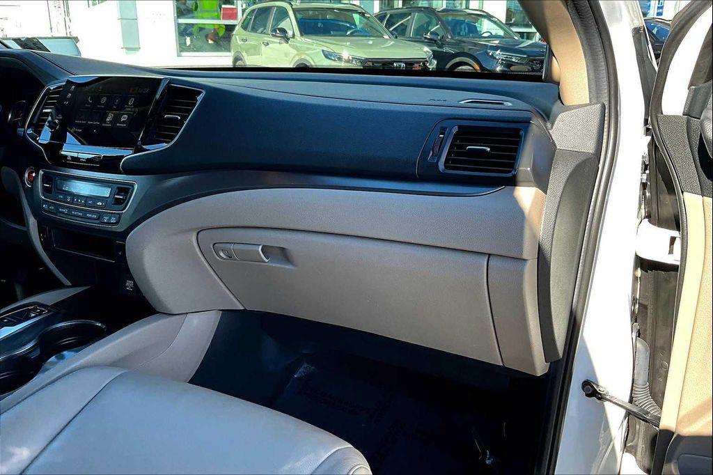 used 2022 Honda Pilot car, priced at $27,787