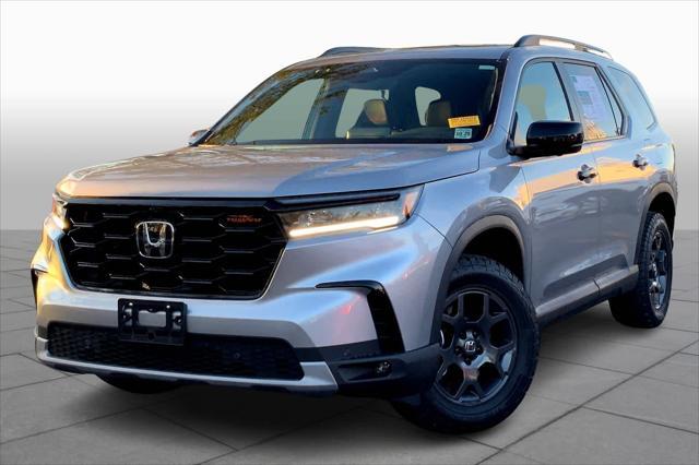 used 2025 Honda Pilot car, priced at $48,626