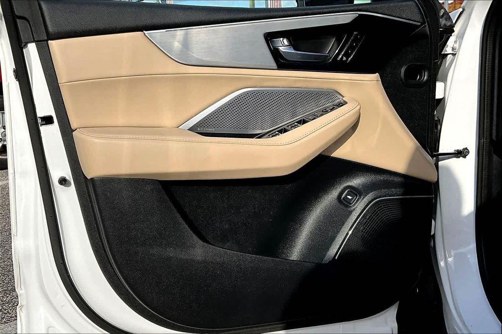 used 2023 Acura MDX car, priced at $39,997