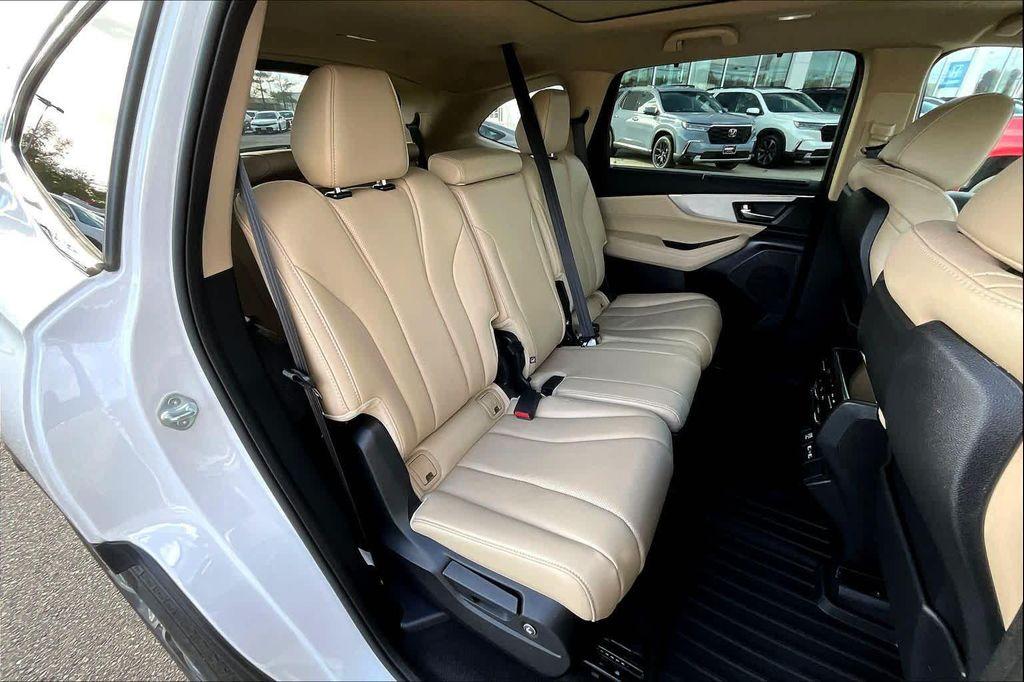 used 2023 Acura MDX car, priced at $39,997