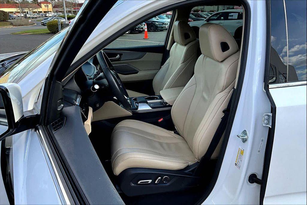 used 2023 Acura MDX car, priced at $39,997