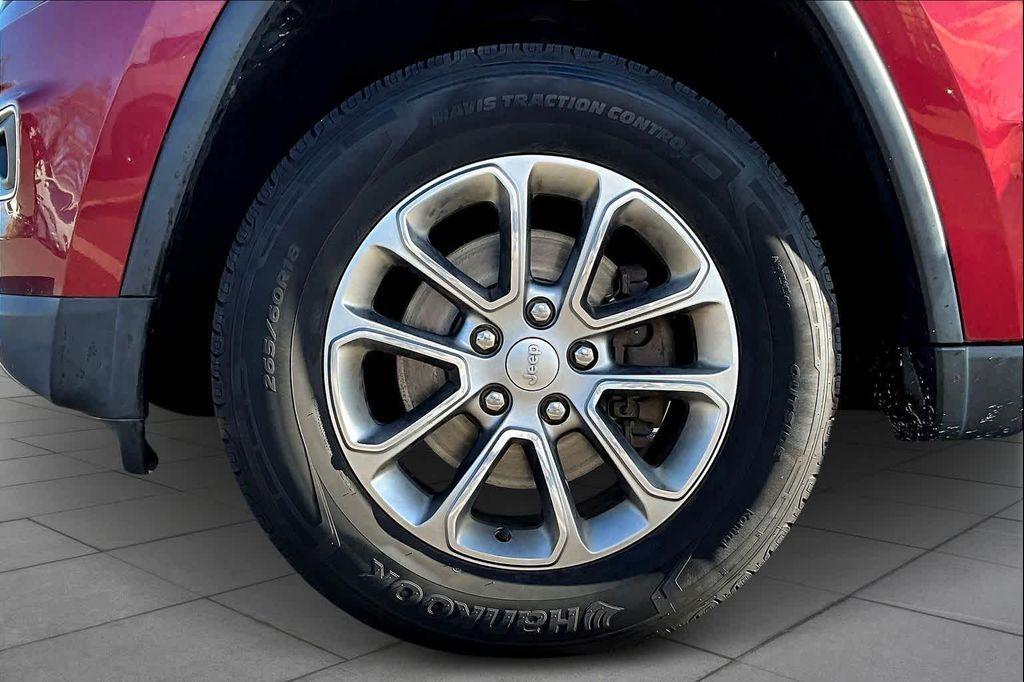 used 2015 Jeep Grand Cherokee car, priced at $12,649