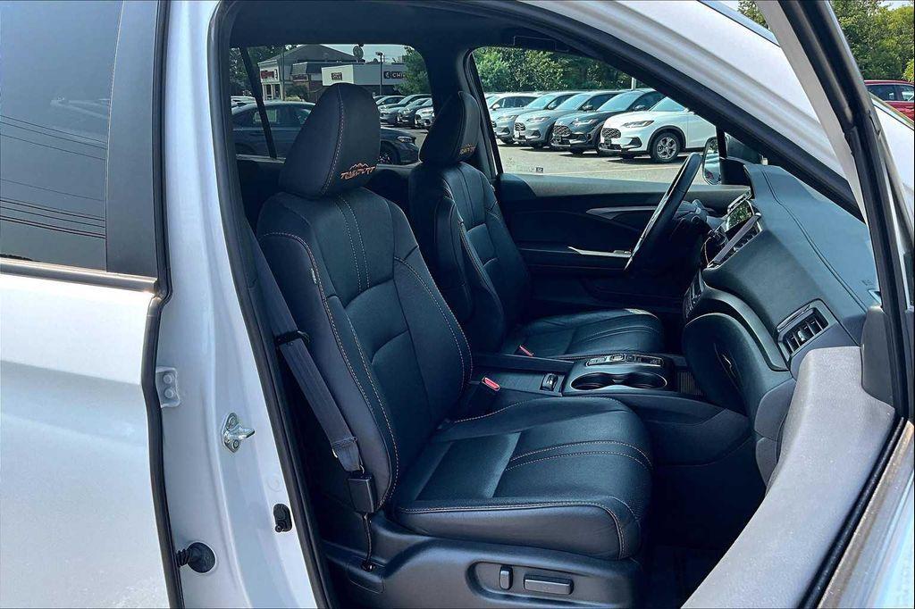 used 2022 Honda Pilot car, priced at $33,670