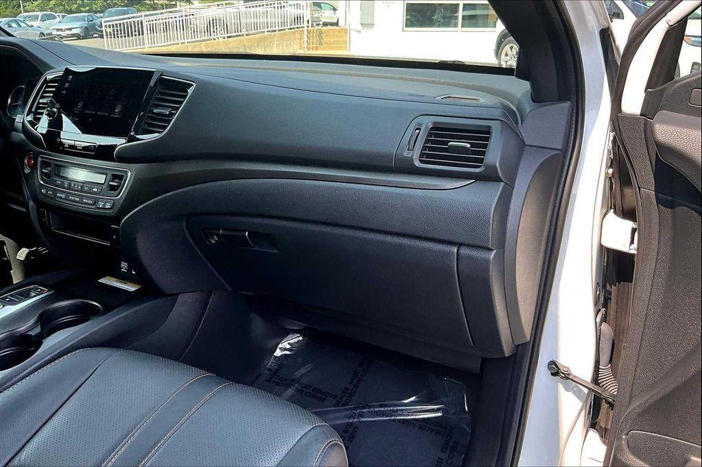 used 2022 Honda Pilot car, priced at $33,670