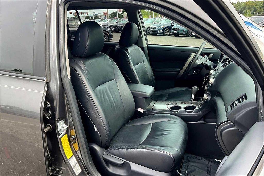 used 2008 Toyota Highlander car, priced at $9,898