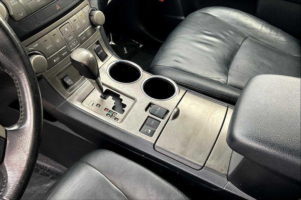 used 2008 Toyota Highlander car, priced at $9,898