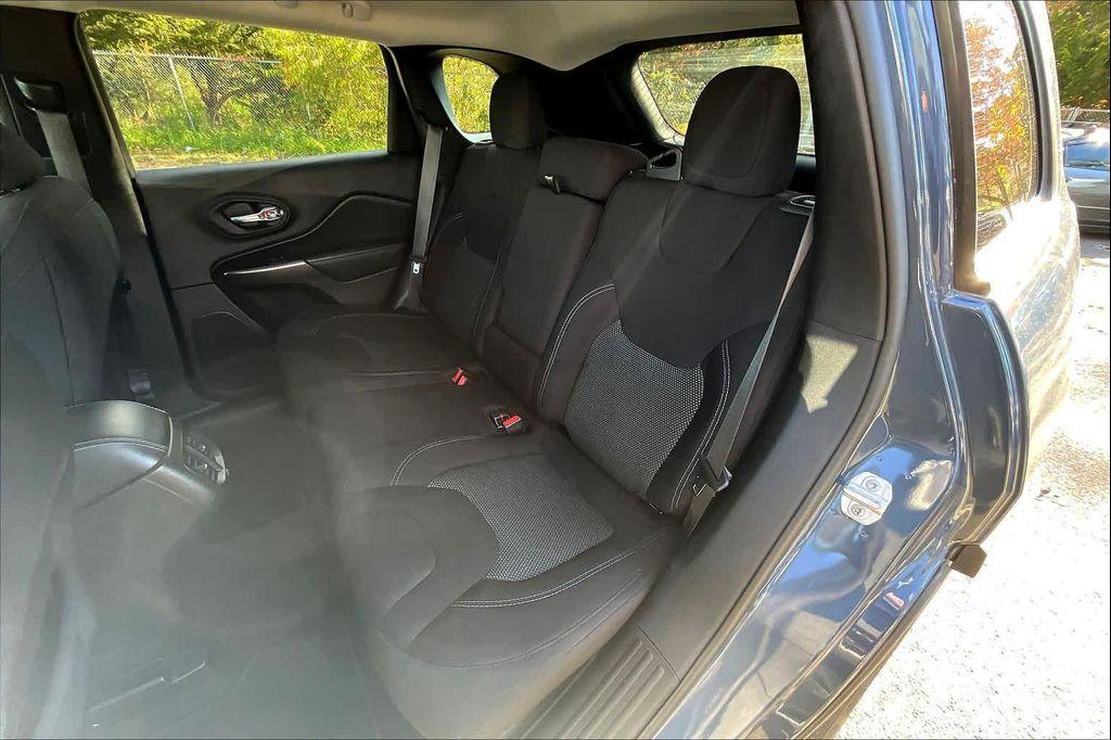 used 2020 Jeep Cherokee car, priced at $14,786