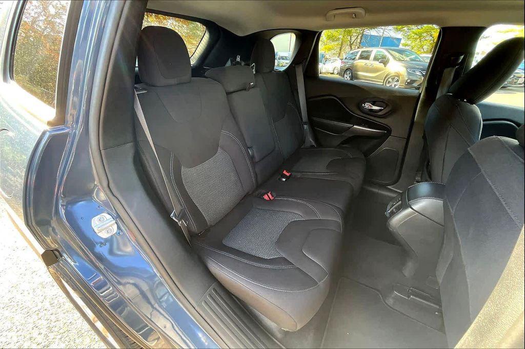 used 2020 Jeep Cherokee car, priced at $14,786