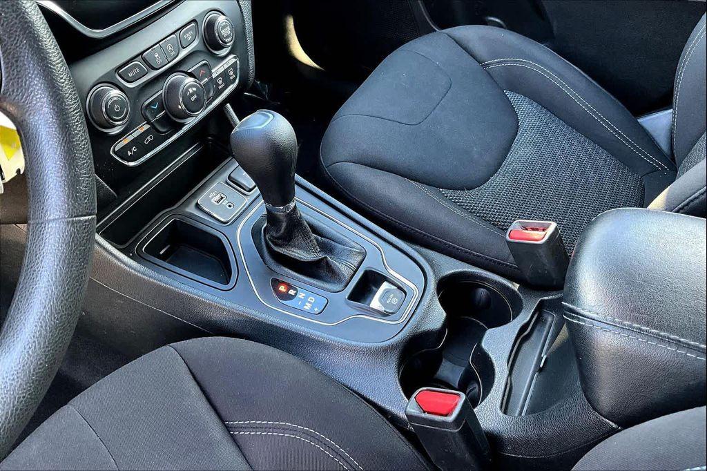 used 2020 Jeep Cherokee car, priced at $14,786