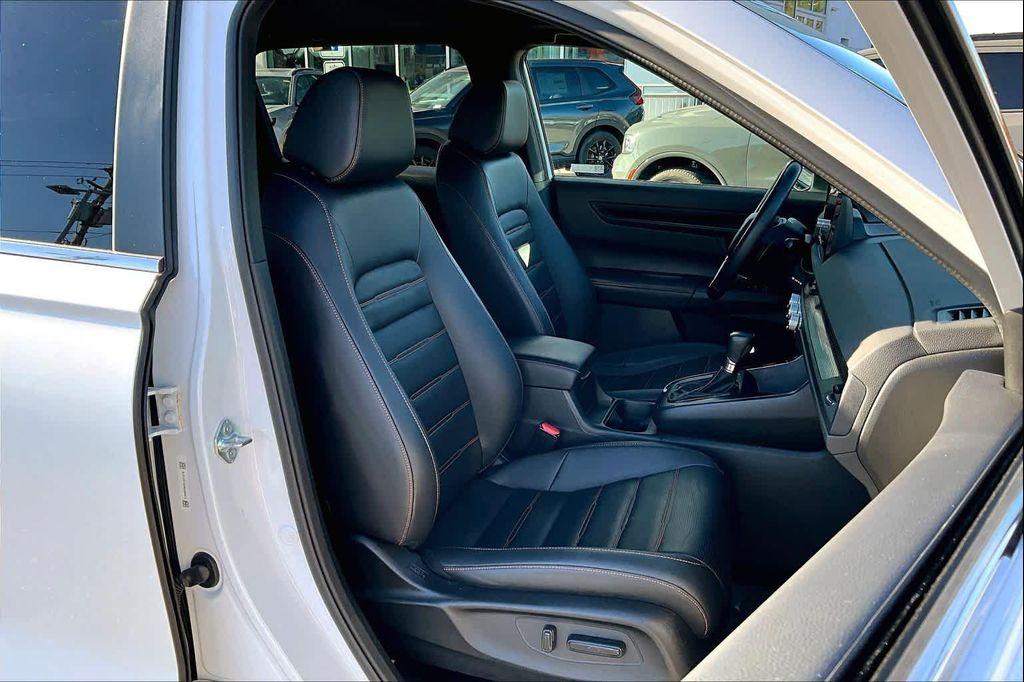 used 2024 Honda CR-V Hybrid car, priced at $28,639