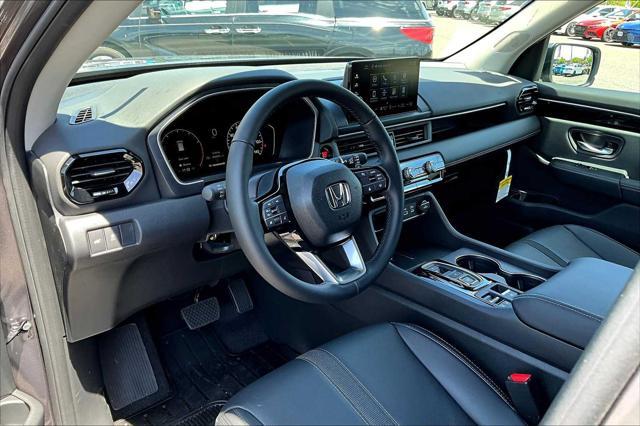 new 2025 Honda Pilot car, priced at $47,550