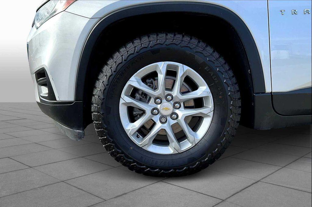 used 2021 Chevrolet Traverse car, priced at $21,392