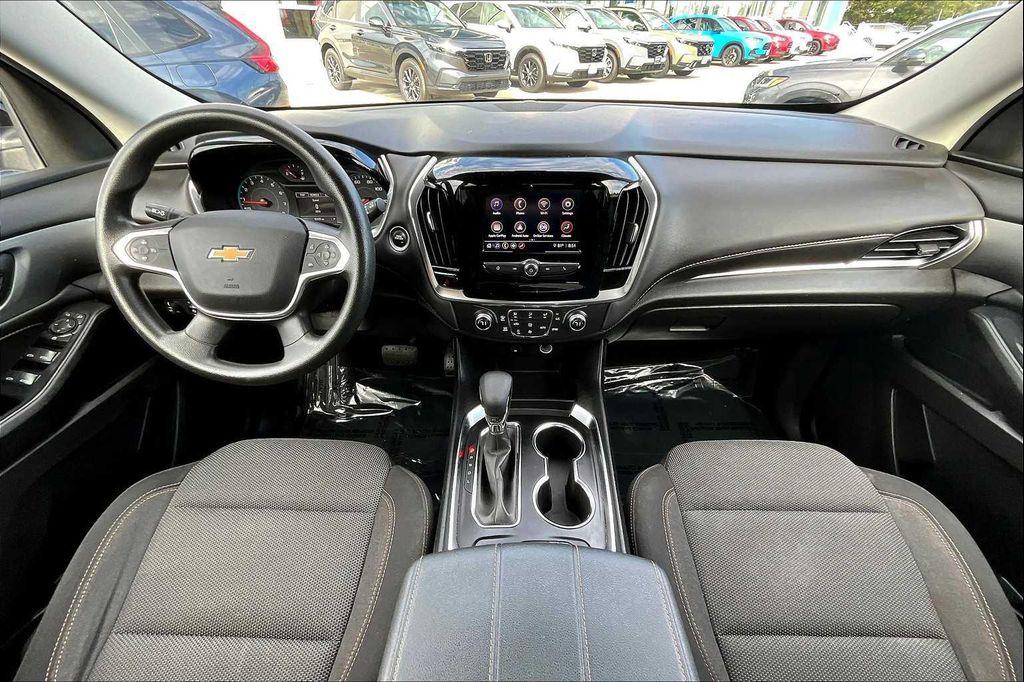 used 2021 Chevrolet Traverse car, priced at $21,392