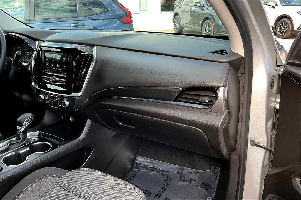 used 2021 Chevrolet Traverse car, priced at $21,392