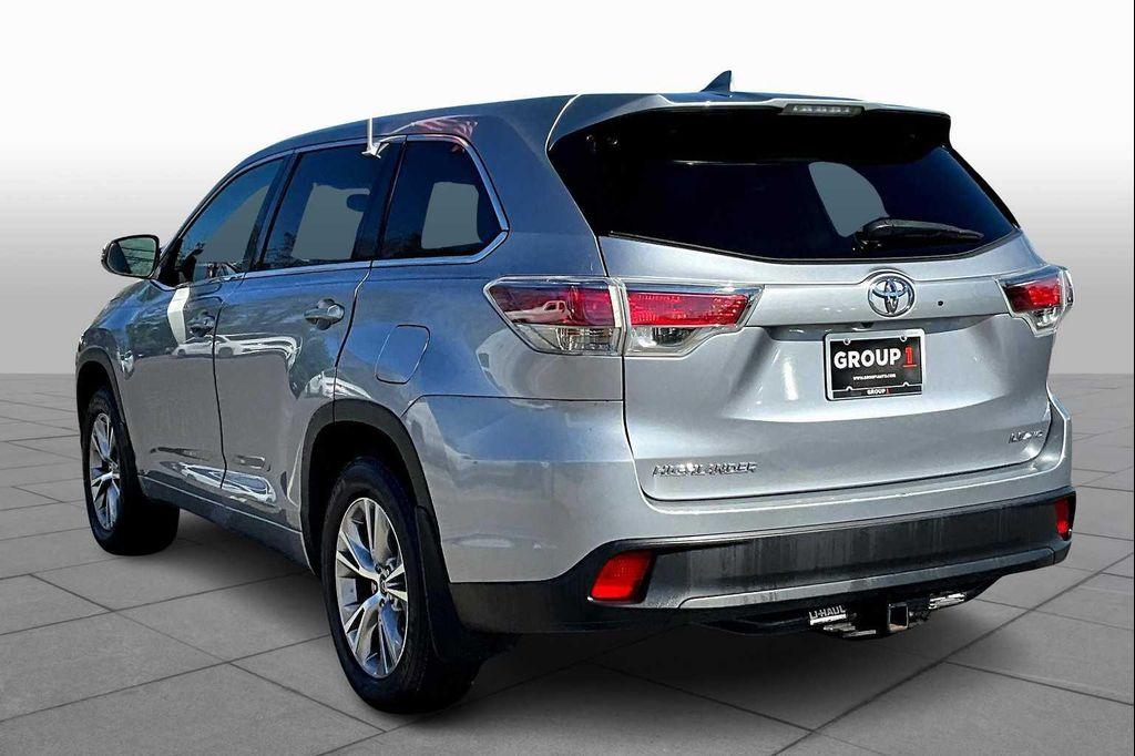 used 2016 Toyota Highlander car, priced at $21,652