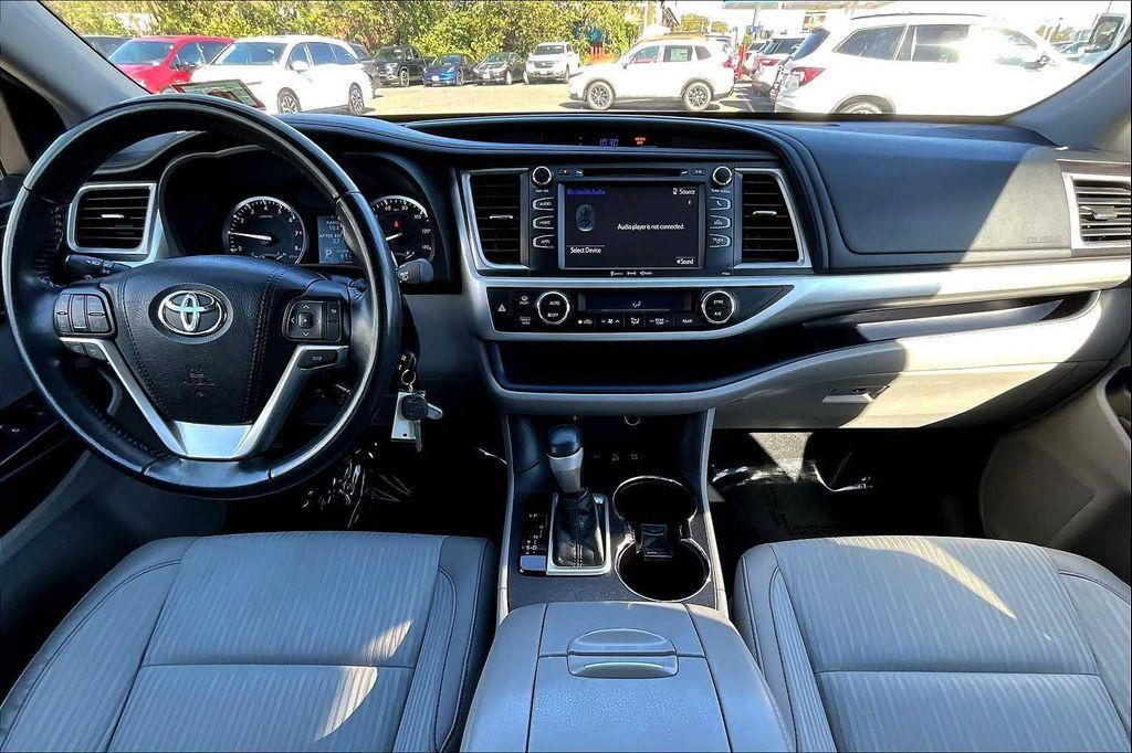 used 2016 Toyota Highlander car, priced at $21,652