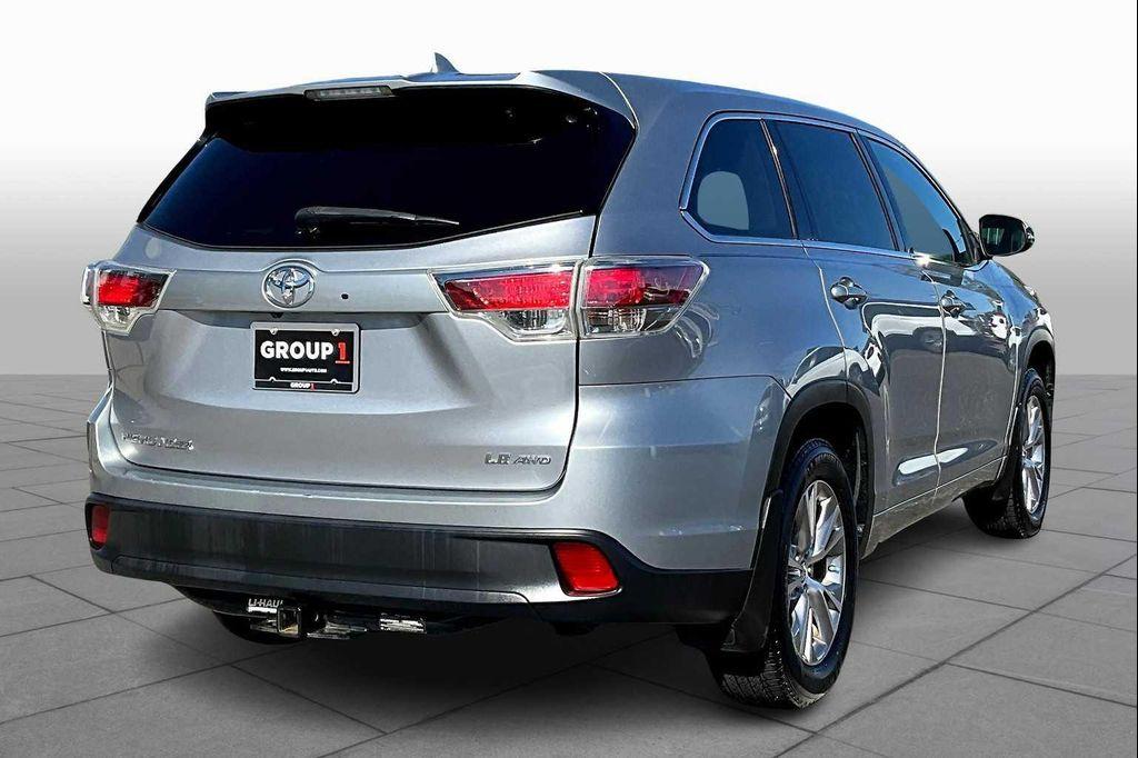 used 2016 Toyota Highlander car, priced at $21,652