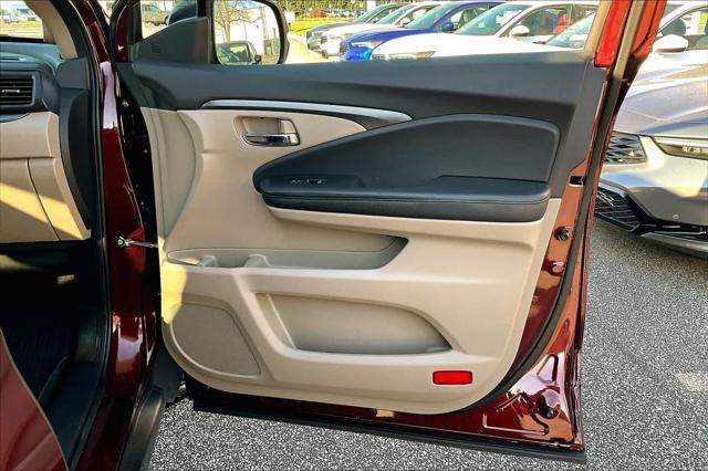 used 2022 Honda Pilot car, priced at $31,246