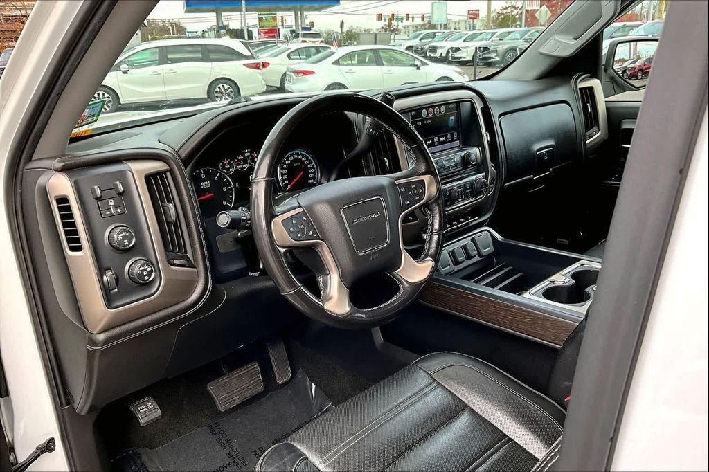 used 2018 GMC Sierra 1500 car, priced at $29,825