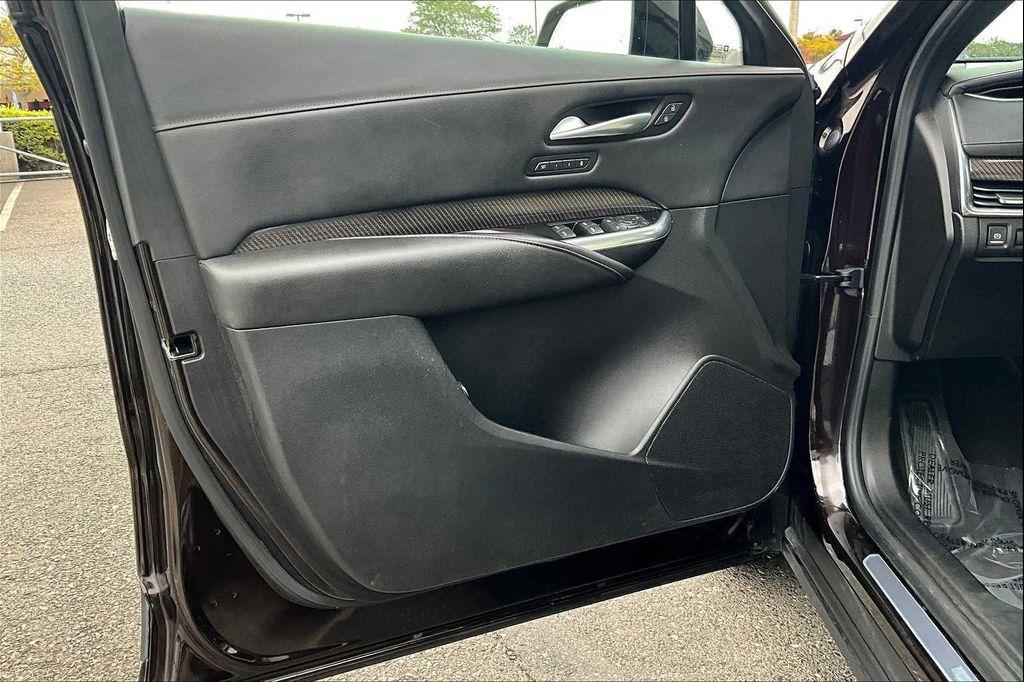 used 2021 Cadillac XT4 car, priced at $23,367