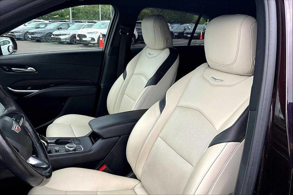 used 2021 Cadillac XT4 car, priced at $23,367