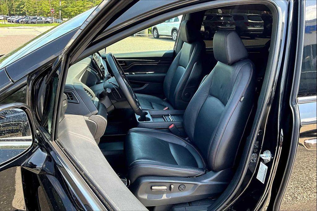 used 2023 Honda Odyssey car, priced at $35,102