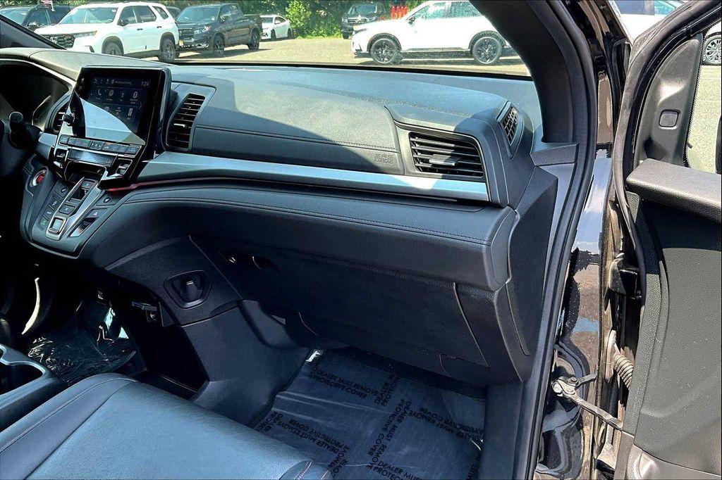 used 2023 Honda Odyssey car, priced at $35,102