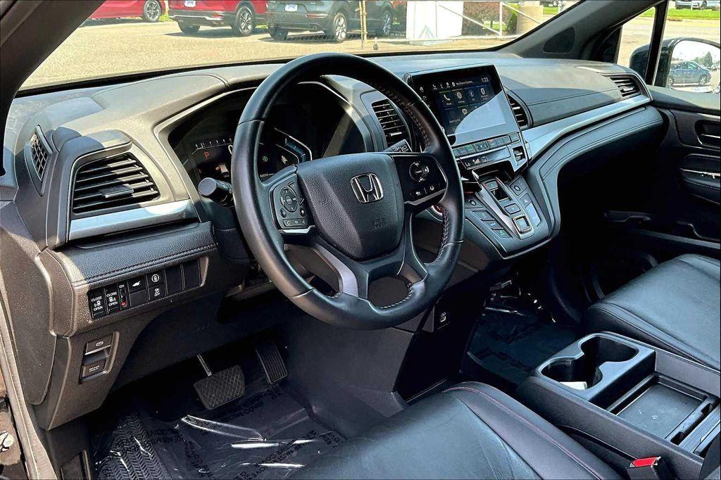 used 2023 Honda Odyssey car, priced at $35,102