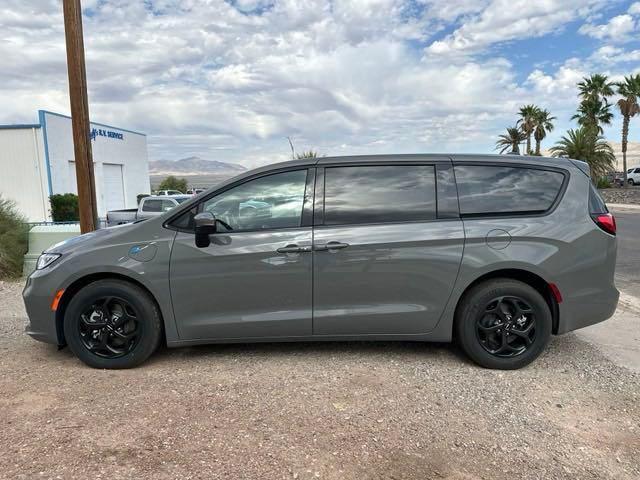 new 2023 Chrysler Pacifica Hybrid car, priced at $47,785