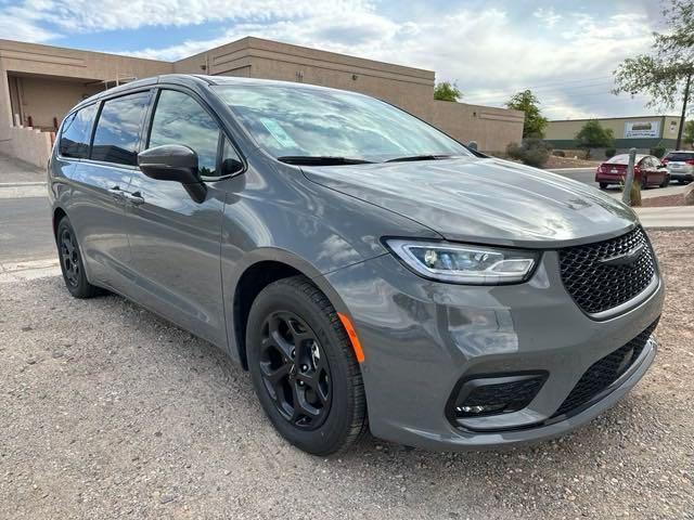 new 2023 Chrysler Pacifica Hybrid car, priced at $47,785