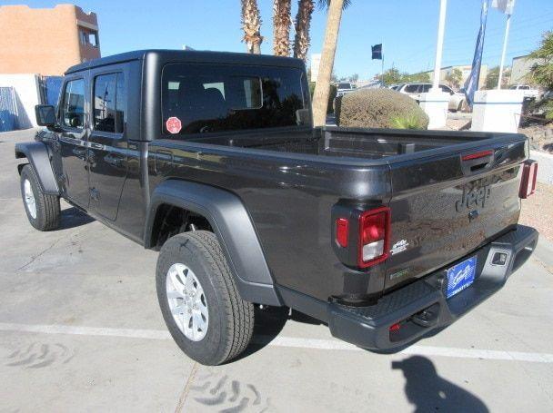 new 2023 Jeep Gladiator car, priced at $45,272