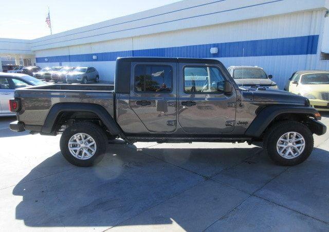 new 2023 Jeep Gladiator car, priced at $45,272