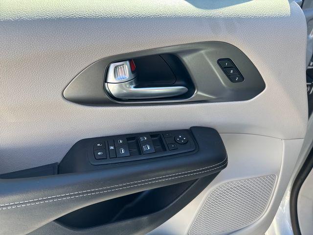 used 2024 Chrysler Pacifica car, priced at $32,868