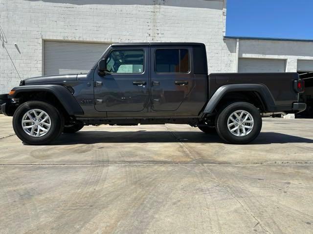 new 2023 Jeep Gladiator car, priced at $41,995