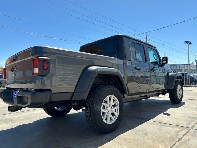 new 2023 Jeep Gladiator car, priced at $41,995