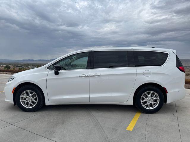 new 2024 Chrysler Pacifica car, priced at $44,350