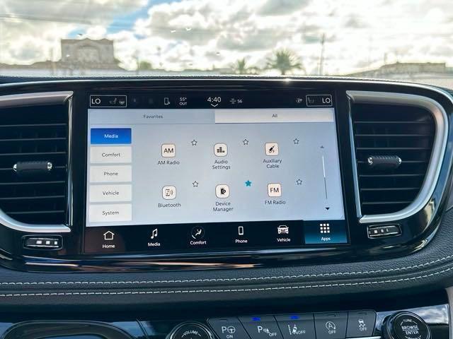 new 2024 Chrysler Pacifica car, priced at $44,350