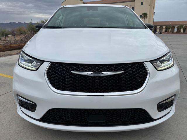 new 2024 Chrysler Pacifica car, priced at $44,350