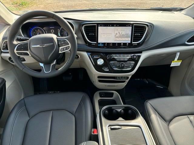 new 2024 Chrysler Pacifica car, priced at $44,350