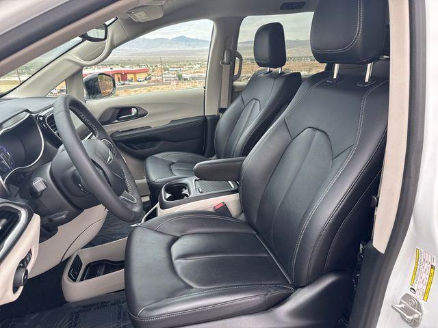 new 2024 Chrysler Pacifica car, priced at $44,350