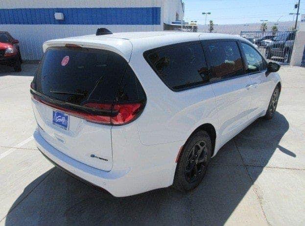 new 2023 Chrysler Pacifica Hybrid car, priced at $54,575