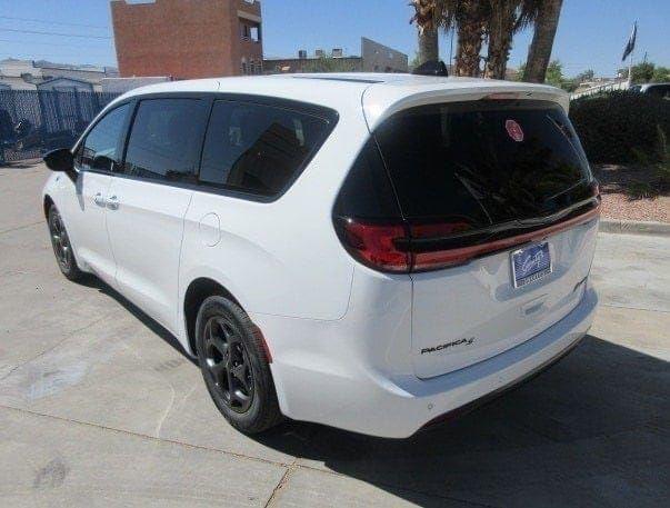 new 2023 Chrysler Pacifica Hybrid car, priced at $54,575