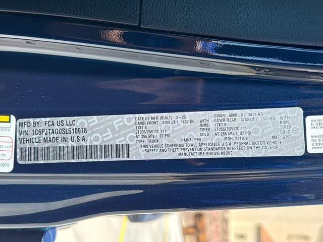 new 2025 Jeep Gladiator car